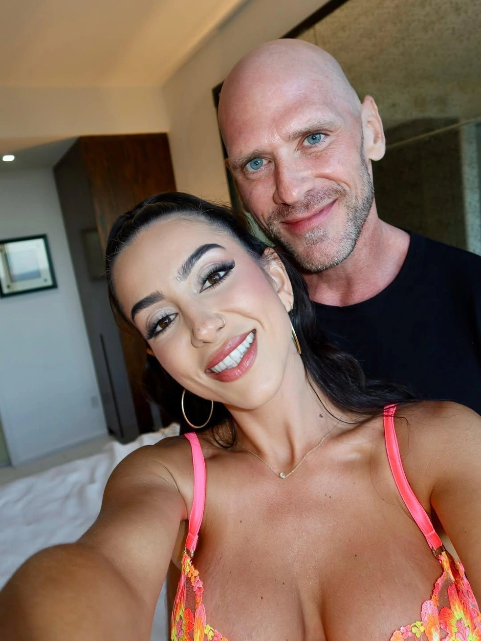 Лена с тем самым «лысым из Brazzers» | Источник: lenatheplug / Instagram (экстремистская организация, деятельность запрещена на территории РФ)