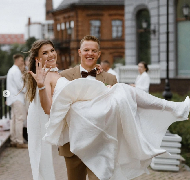 Посмотрите, какие они счастливые! | Источник: slivko_viktoria, kirill___bazhin/Instagram (экстремистская организация, деятельность запрещена на территории РФ)