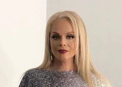 «Будто 35 лет»: Лариса Долина резко помолодела