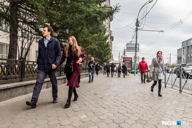 В городе отремонтировали пешеходные дорожки в нескольких районах | Источник: Ольга Бурлакова / NGS.RU