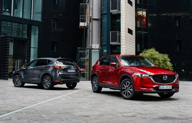 Фото №1 - Шедевр столетней выдержки: Mazda представила кроссовер к собственному юбилею