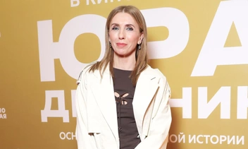 Муж 54-летней Светланы Бондарчук показал, как она на самом деле выглядит на пляже — честное фото
