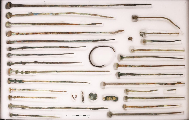 Древний «колодец желаний»: посмотрите, что археологи достали из источника возрастом 3500 лет