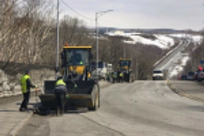 Дороги и тротуары Петропавловска-Камчатского ремонтируют круглосуточно