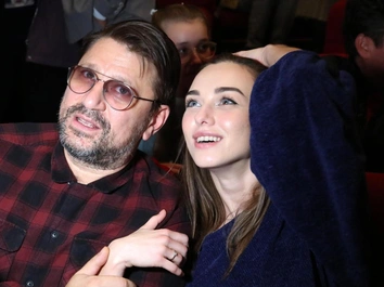 Жена Виктора Логинова, требующая развод, опубликовала его переписку с 23-летней любовницей — видео