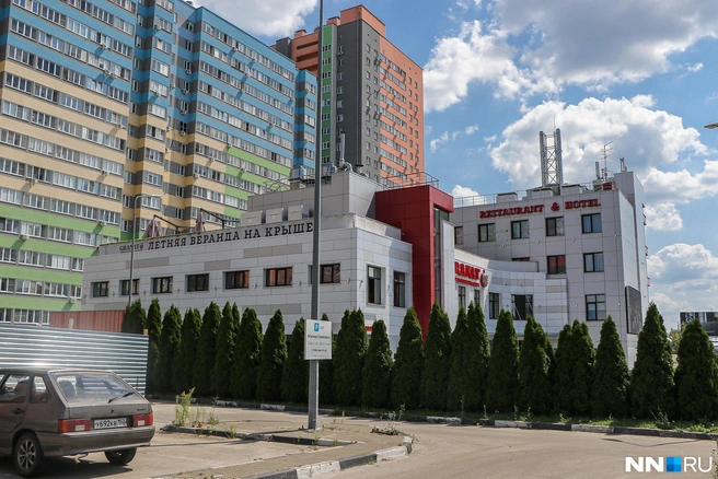 На участке строят платную парковку | Источник: Наталья Бурухина / NN.RU