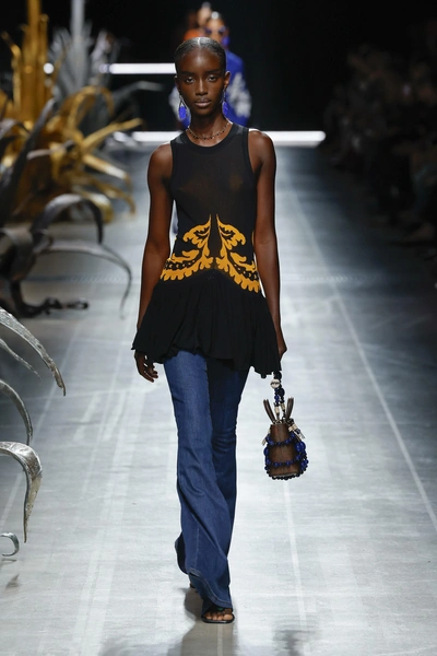 Etro ss25 | Источник: Ik Aldama | Legion Media