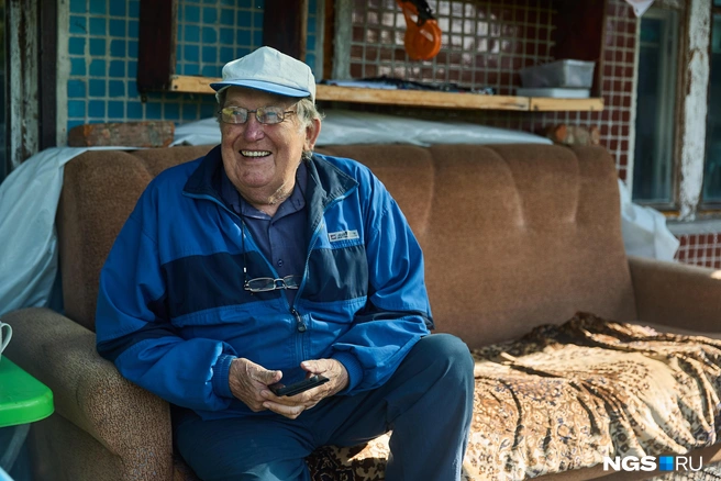 Анатолий Степанович — ученый и не потерял интерес к экспериментам | Источник: Александр Ощепков / NGS.RU