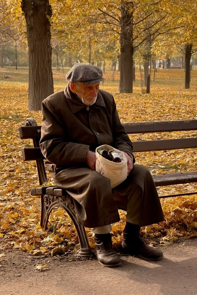 Почему в СССР все сдавали бутылки, а сегодня этого не делают | Источник: theDay/higgsfield/soul