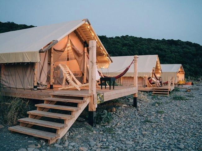 Здесь можно с удовольствием провести ночь | Источник: Glamping-russia.ru