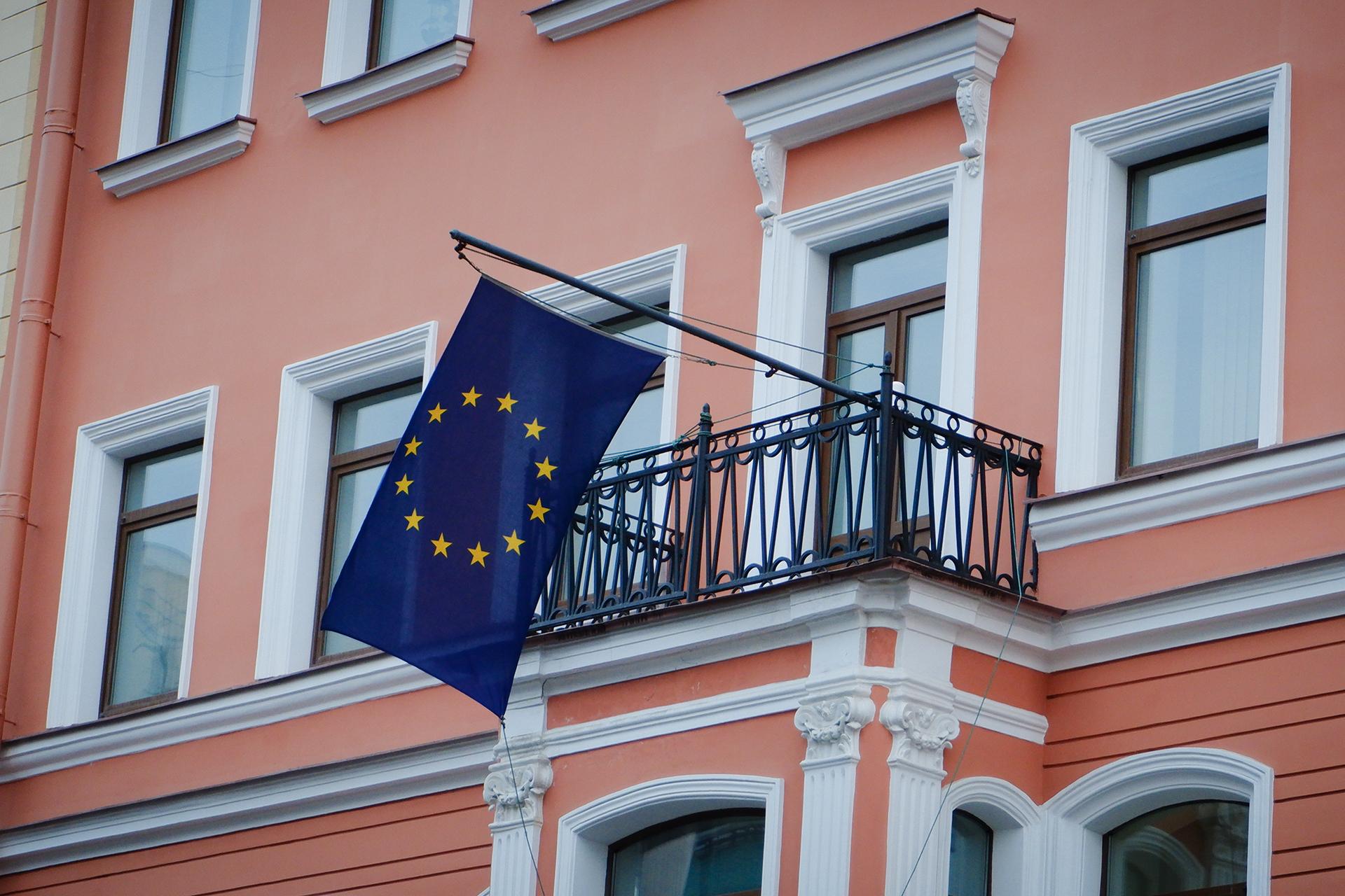 Revolut начал блокировать счета россиян в ЕС, у которых нет вида на жительство