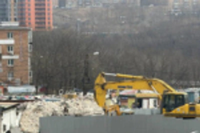 Демонтаж бывшего ТЦ «Самоцвет» на Баляева завершили