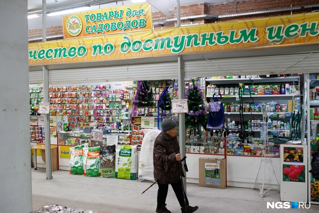 На социальных ярмарках можно купить товары небольших компаний-производителей | Источник: Андрей Бортко / NGS.RU