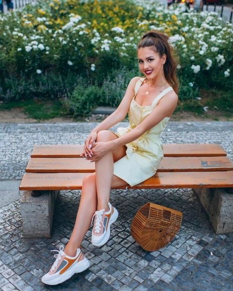 Анна Бузова | woman.ru