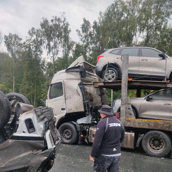 В Нижегородской области в ДТП взорвалась цистерна с углекислотой. Есть погибший и пострадавшие | Источник: МЧС Нижегородской области/Telegram