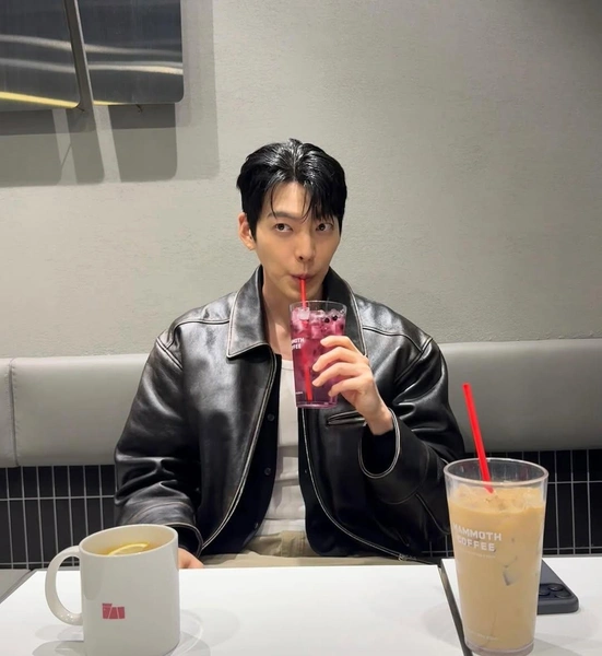 Источник: @____kimwoobin