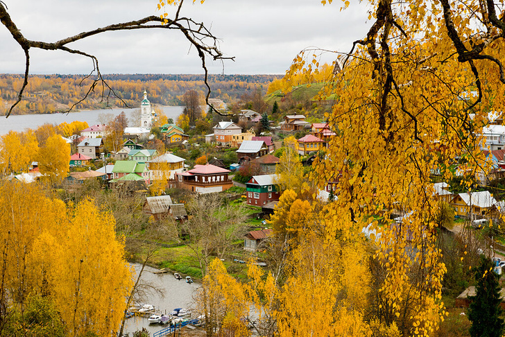 Куда поехать осенью: 7 бюджетных идей для путешествий по России