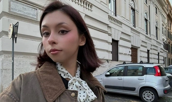 Дора записала несколько громких хитов