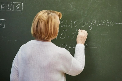 Учитель из Петербурга создал нейросеть для коллег