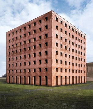 Сан-Катальдо: незавершенный шедевр Альдо Росси — кладбище, которое стало манифестом