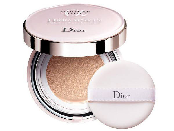 Кушон Perfect Skin Cushion, DreamSkin SPF50, Dior. Совершенствует цвет лица, увлажняет, а также выполняет функцию защиты кожи от старения. Максимально высокая степень защиты от солнца.
