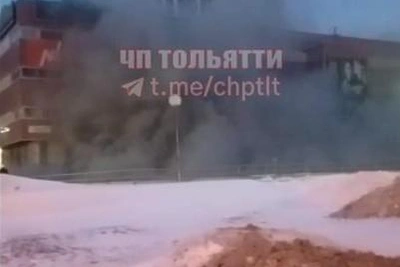 Дым окутал торговый центр в Тольятти