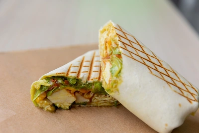 Быстрая домашняя шаурма: рецепт из лаваша за 17 минут