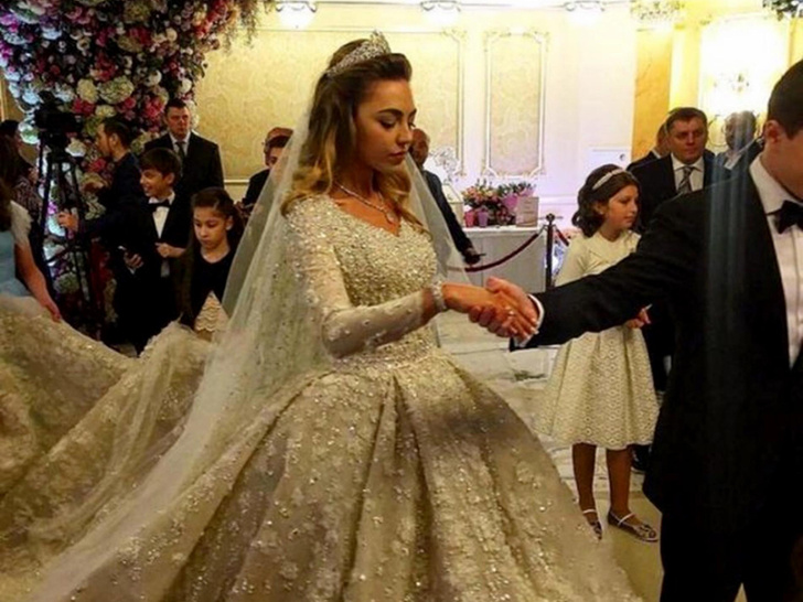 Экономить не пришлось: в чем выходили замуж самые красивые невесты миллиардеров