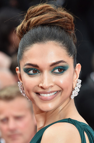 Дипика Падуконе