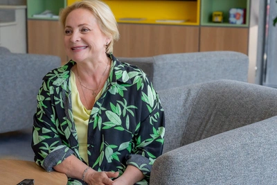 Светлана Пермякова в 54 года ценит морщинки и демонстрирует новый образ