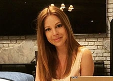 Подольская похвасталась юбкой в стиле Анджелины Джоли