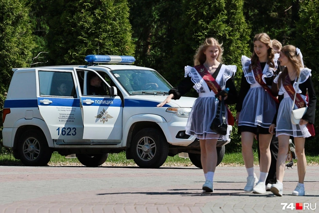 А после выпускники отправились гулять  | Источник: Наталья Лапцевич
