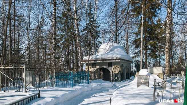 Склеп Шакировых | Источник: Булат Салихов / UFA1.RU
