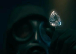 Netflix оставил внушительный бриллиант на улицах Лондона. Это промо нового сериала про реальное ограбление