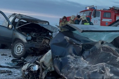 M-5 Ural highway crash kills two, injures three