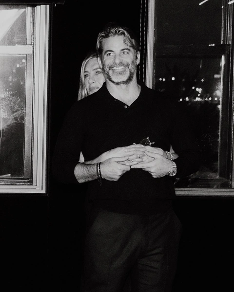 Дженнифер Энистон, Джим Кертис