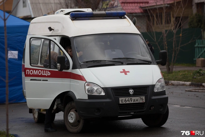 «С ведром и тряпкой за 37 тысяч»: водители скорой помощи Читы пожаловались на условия | Источник: Александра Мамонтова / 76.RU
