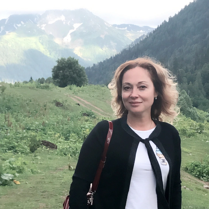 Порно хатшы есектер мен бастық үшін иілді