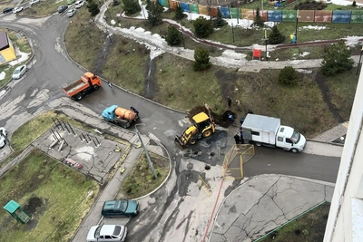 В Ростове устранили течь, подмывавшую дорогу на Измайловском