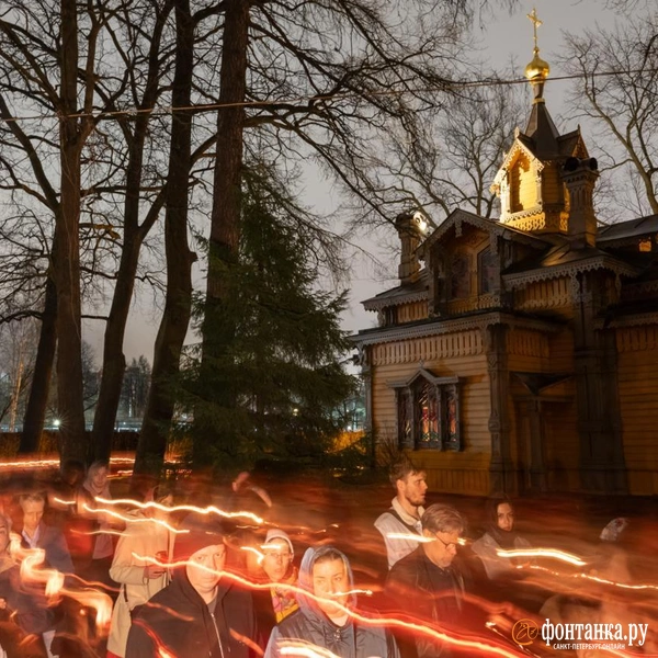 Пасхальные богослужения в храме Великомученика и Целителя Пантелеимона | Источник: Андрей Бок / «Фонтанка.ру»