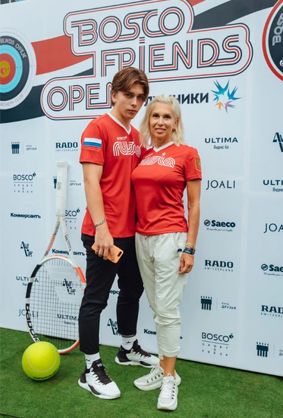 Алена Свиридова с сыном Григорием