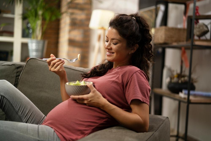 15 продуктов, которые помогут справиться с тошнотой во время беременности