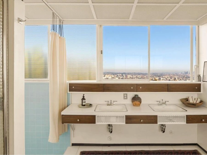 Источник: Кэмерон Карозерс