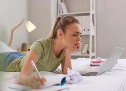 Привлечете беду: 6 вещей, которые нельзя хранить в спальне