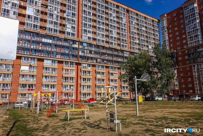 Площадку в «Меге» обслуживают сразу две управляющие компании, и обе связаны с застройщиком, возводившим жилой комплекс | Источник: Ксения Филимонова / «ИрСити»