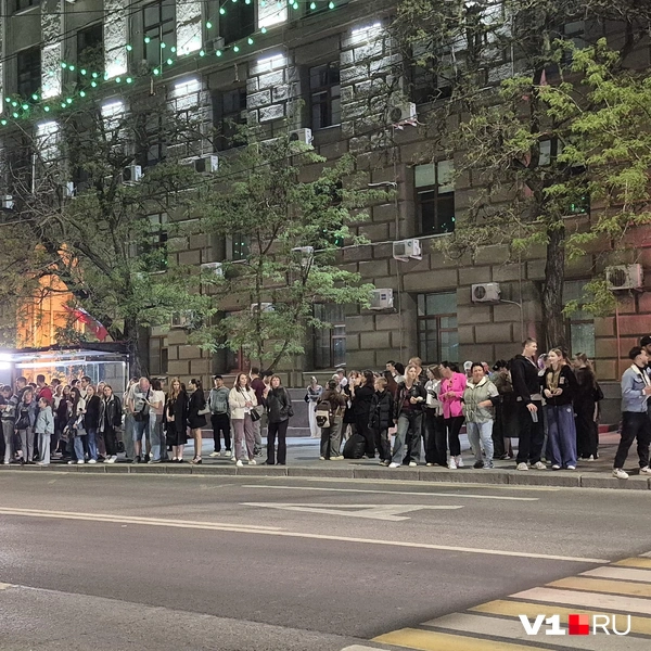 Проблема уехать была в обе части города | Источник: Ирина Яковлева / V1.RU