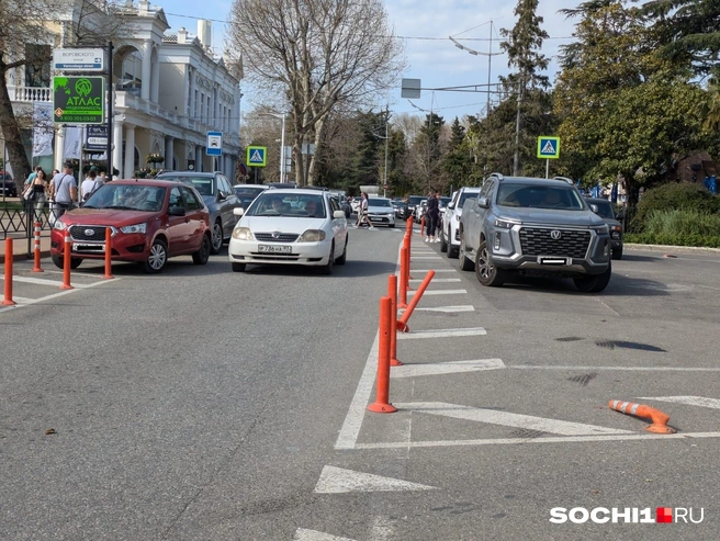 Власти курорта утверждают, что платные обочины избавили город от хаоса на дорогах | Источник: Оксана Витязь / SOCHI1.RU