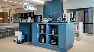 Новый шоурум бытовой техники Midea и Toshiba в Москве
