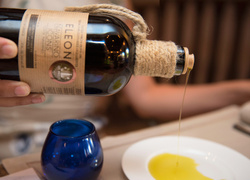 Секреты выбора и хранения оливкового масла от греческих экспертов