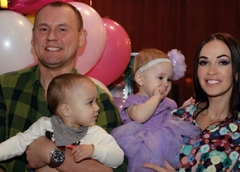 Степан Меньщиков воссоединился с женой